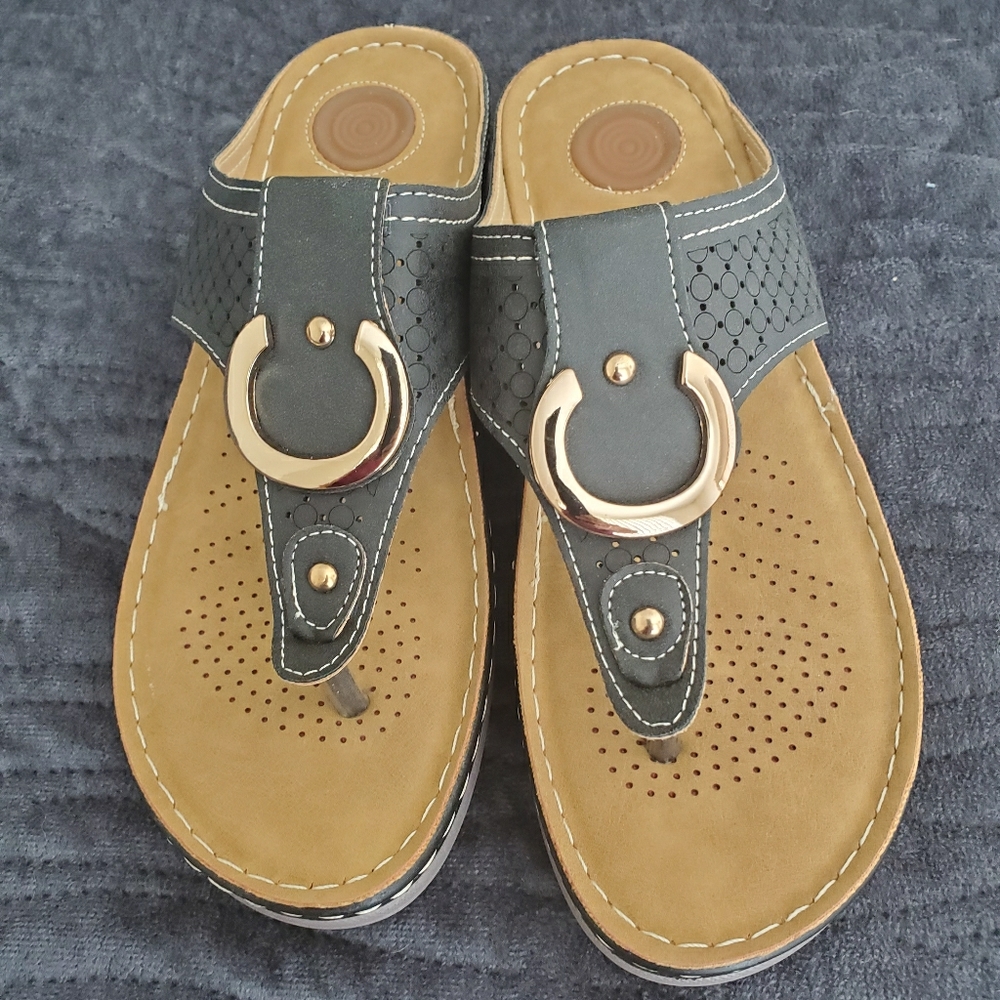 Atalina Black and Grey Sandals Size 9